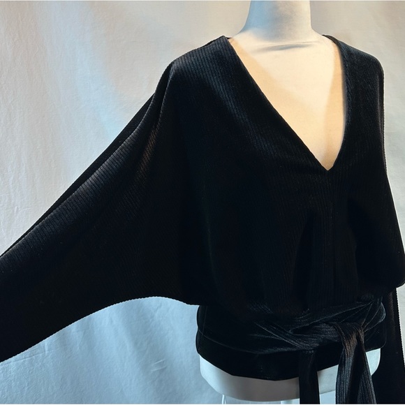 Good American Women’s Velvet Wrap Top Shirt Black Long Sleeve Size 2 - Picture 6 of 8